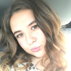 Meet your Posher, Kaitlyn